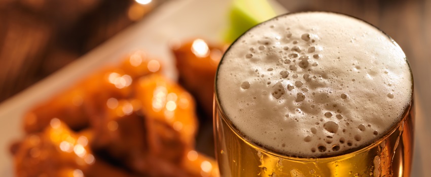 Grillen und Bier – Was ist dran am Mythos Bierlöschen?
